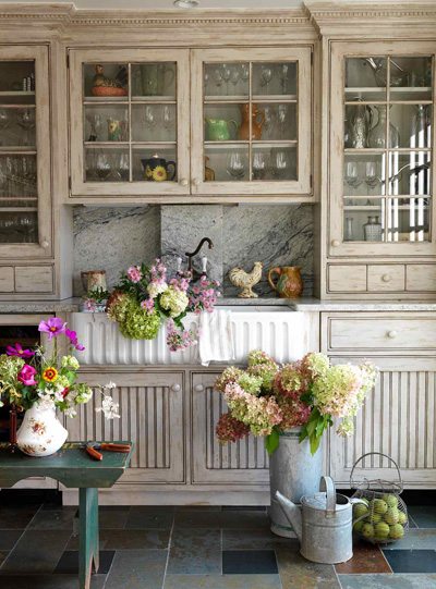 Styling a home with summer flowers